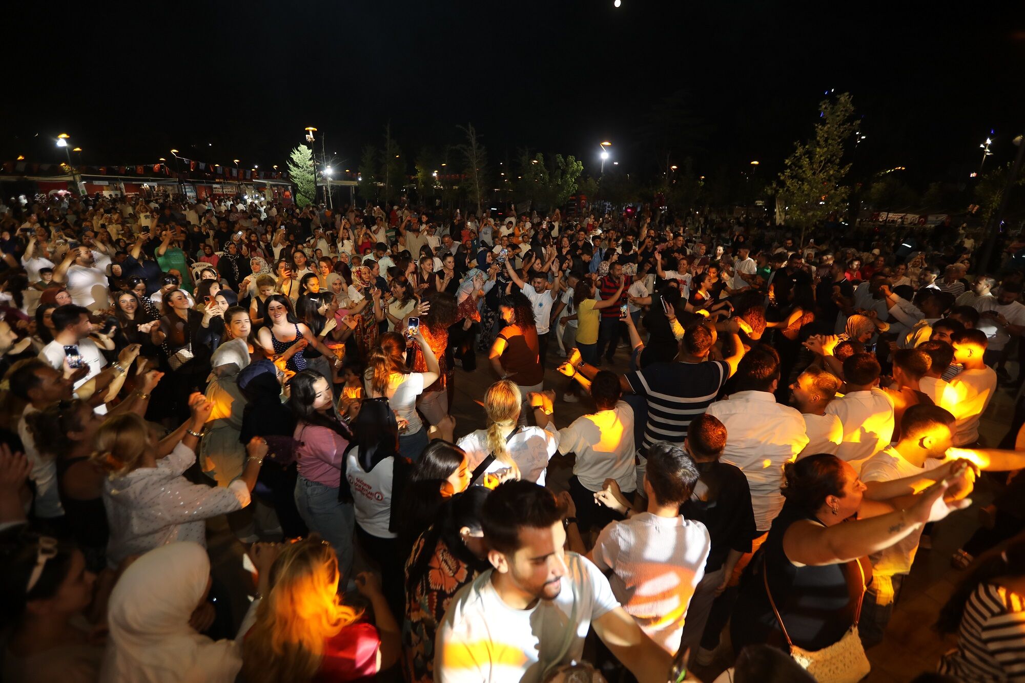 Yaklaşik 160 Bi̇n Ki̇şi̇ Hemşehri̇ Dernekleri̇ Festi̇vali̇’nde Buluştu (1)