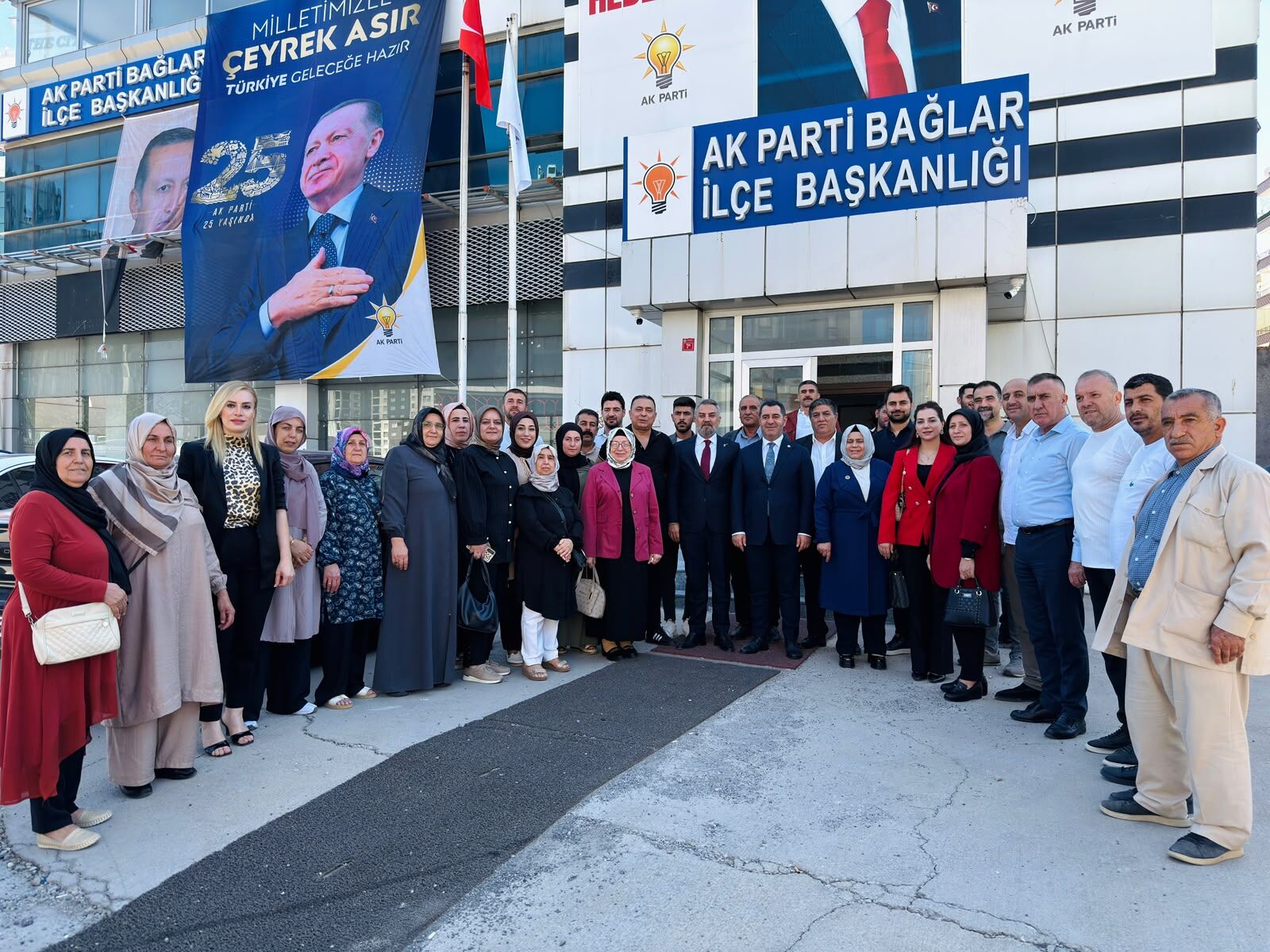 Bozgeyik, Diyarbakır’da Türkiye Yüzyılı Buluşmalarına Katıldı (3)