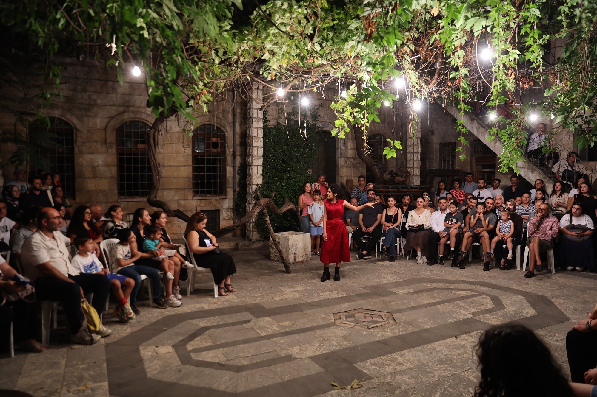 Şehi̇r Ti̇yatrosu Sokakta Ti̇yatro Festi̇vali̇ Başladi (3)