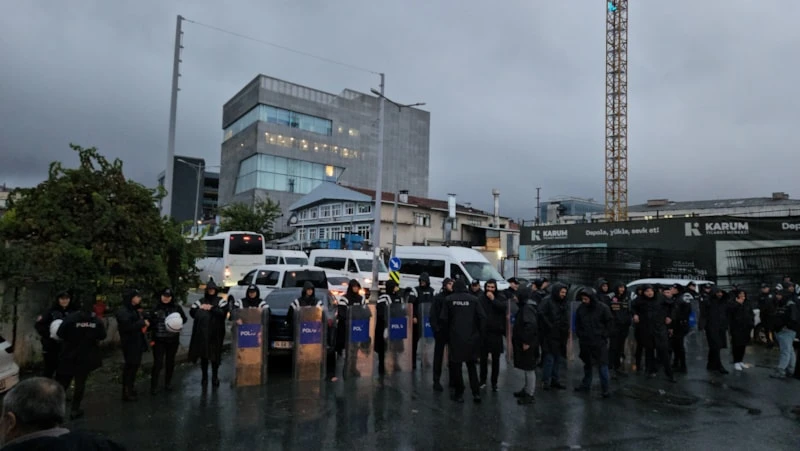 Halk TV’ye şafak baskını...