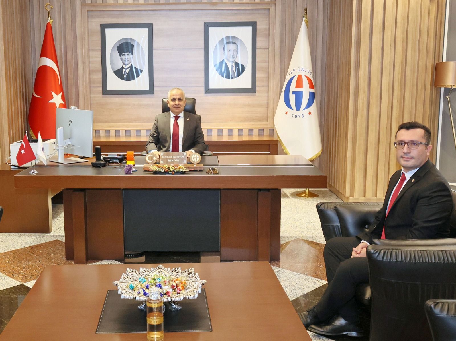 Rektör Doğan, Çocuk Komisyonunda görevlendirilen Karadağ’ı ağırladı