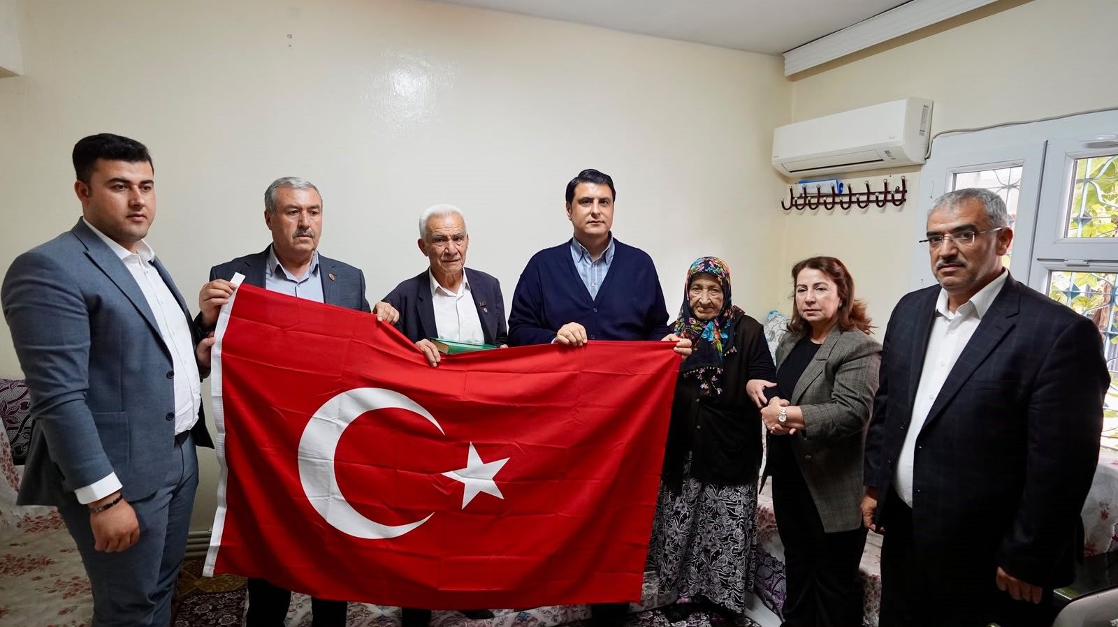 Umut Yılmaz’dan Şehit Ailelerine Anlamlı Ziyaret (2)